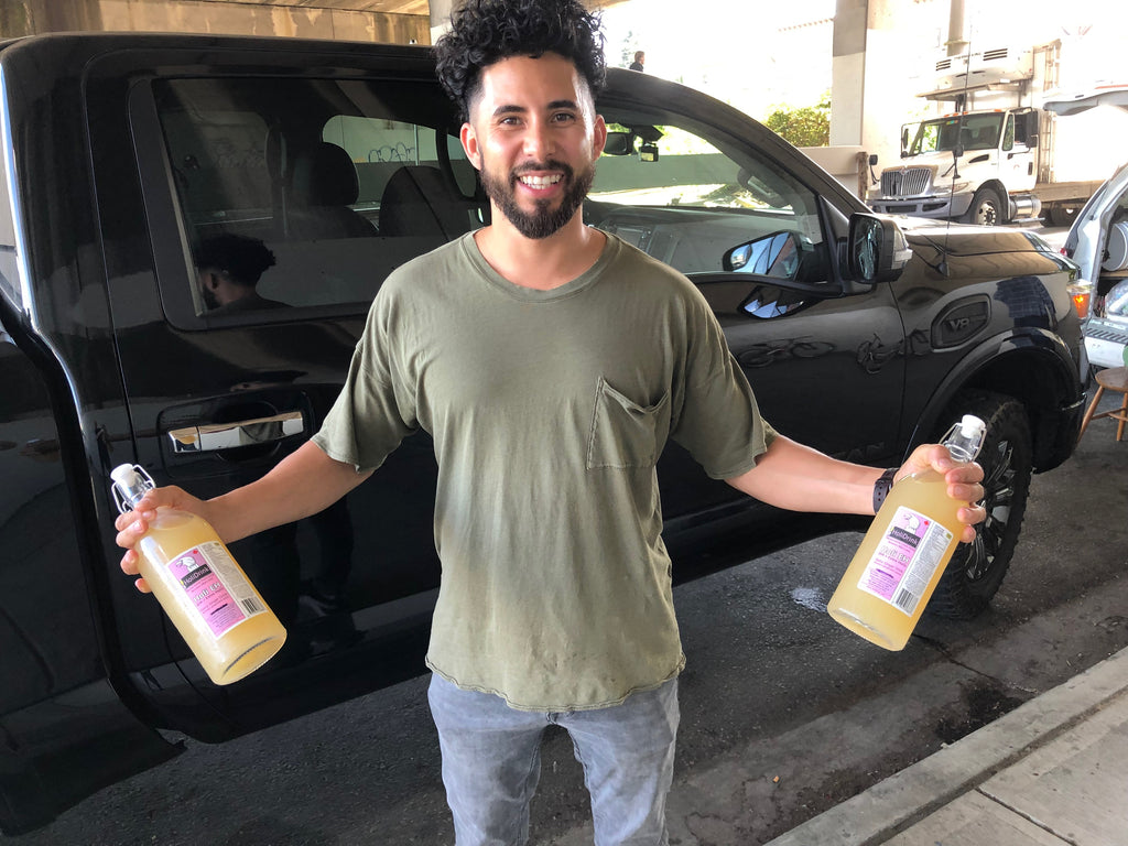 2 bottles of 1 liter glass bottles of HoliDrink HoliEH Spicy Ginger